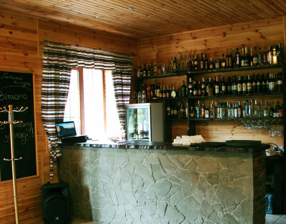 Hotel Pershyi Kordon Tourist Complex Medvedevka Esterno foto