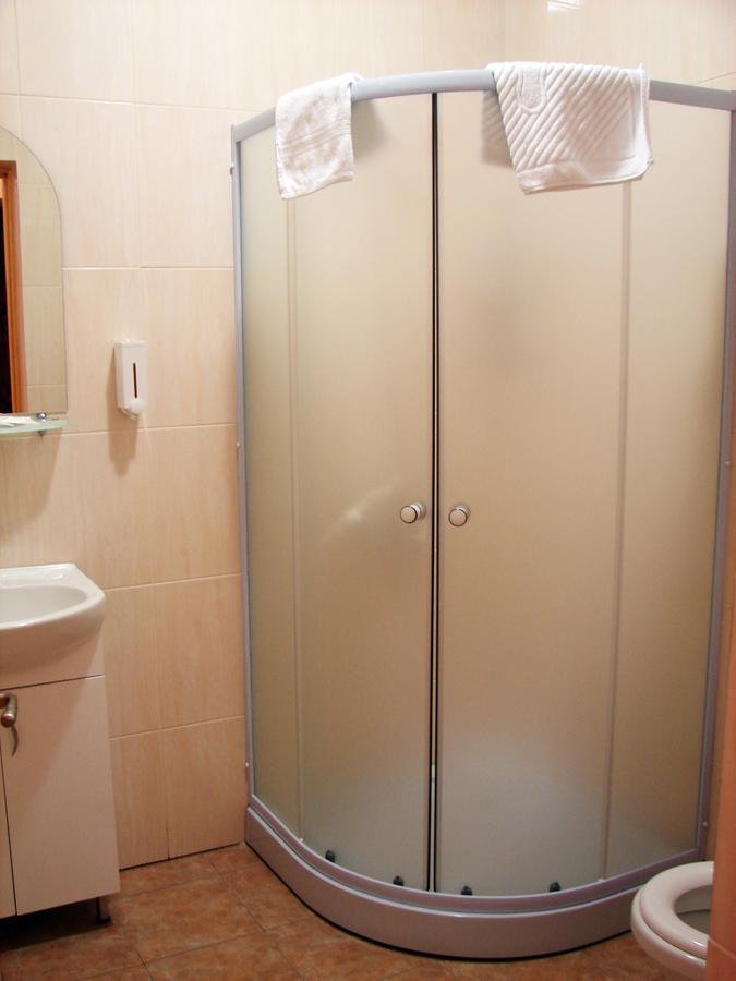 Hotel Pershyi Kordon Tourist Complex Medvedevka Esterno foto